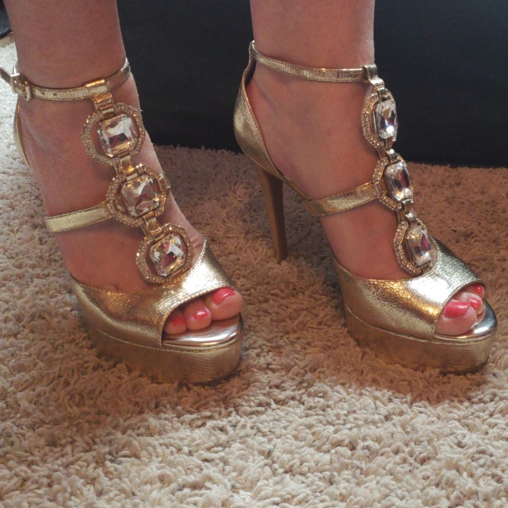 NWOB! Gianni Bini Platinum Collection Size 8.